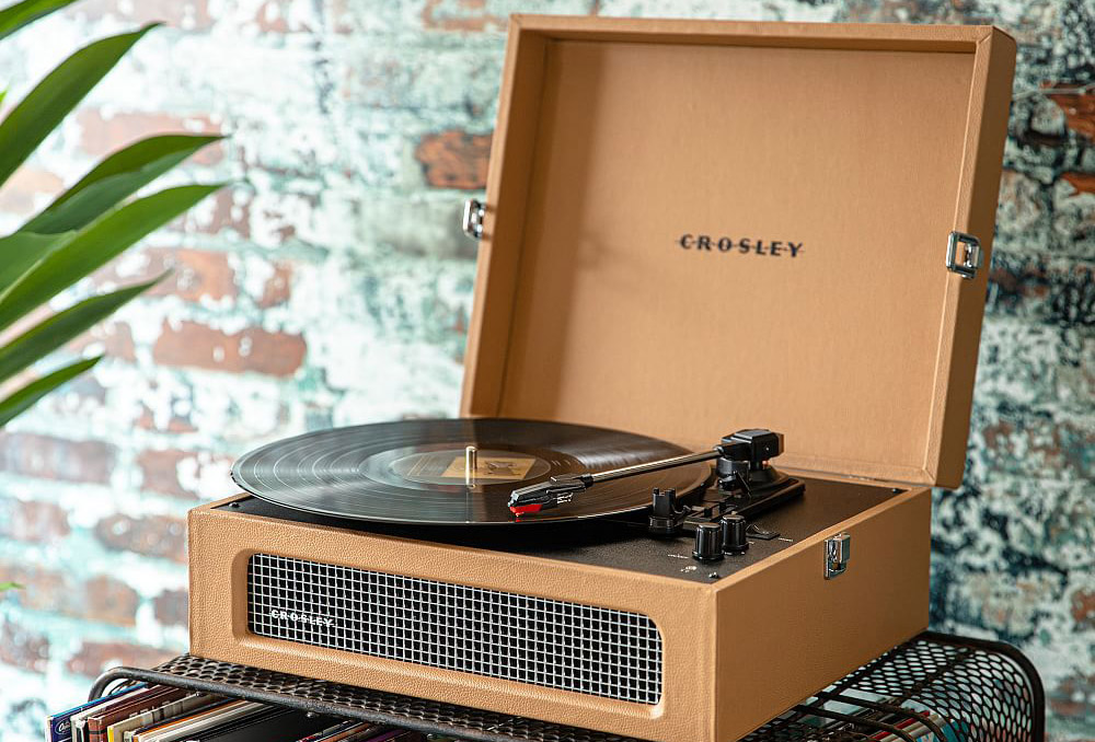 http://musign.es/wp-content/uploads/2024/01/open-box-crosley-voyager-turntable-l.jpeg